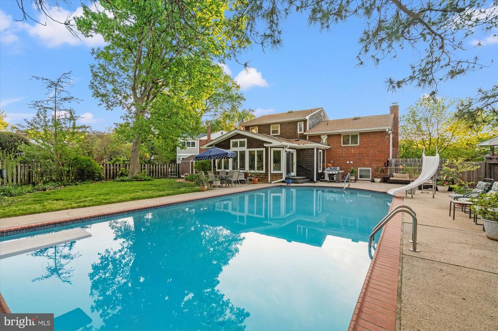 2905 MAPLEWOOD PLACE