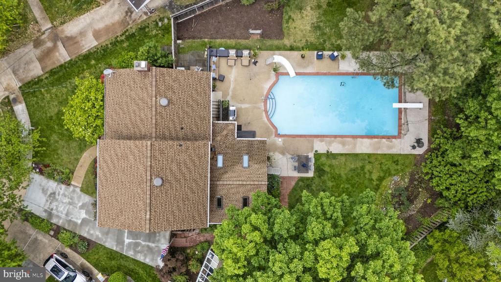2905 MAPLEWOOD PLACE
