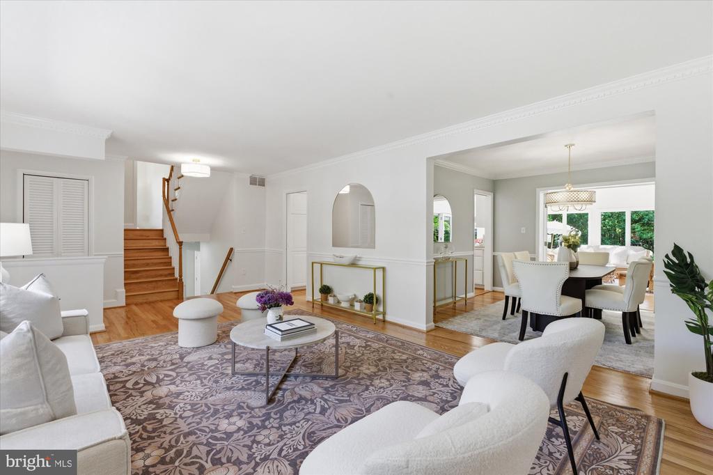 2905 MAPLEWOOD PLACE