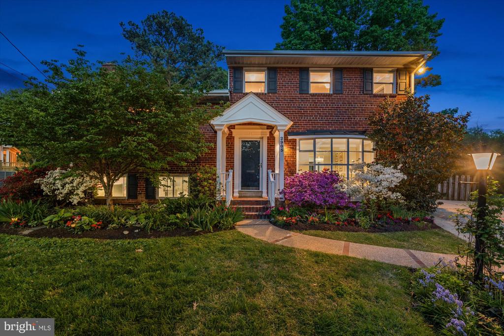 2905 MAPLEWOOD PLACE