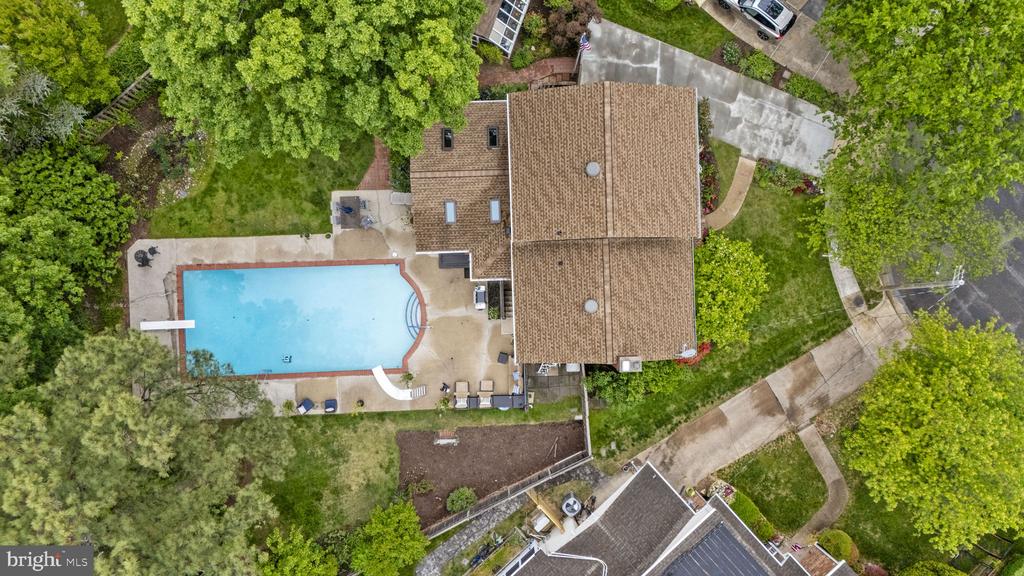 2905 MAPLEWOOD PLACE