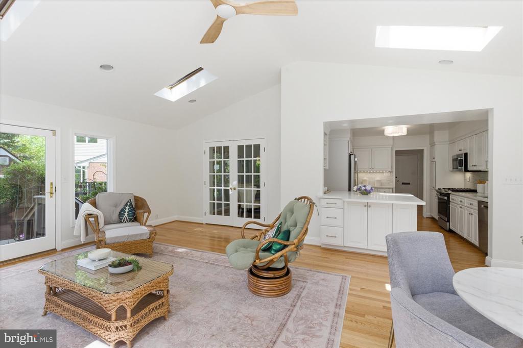 2905 MAPLEWOOD PLACE