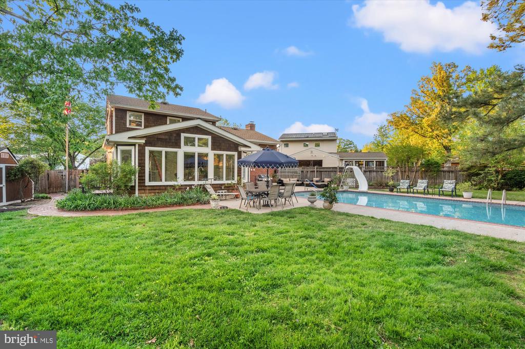 2905 MAPLEWOOD PLACE