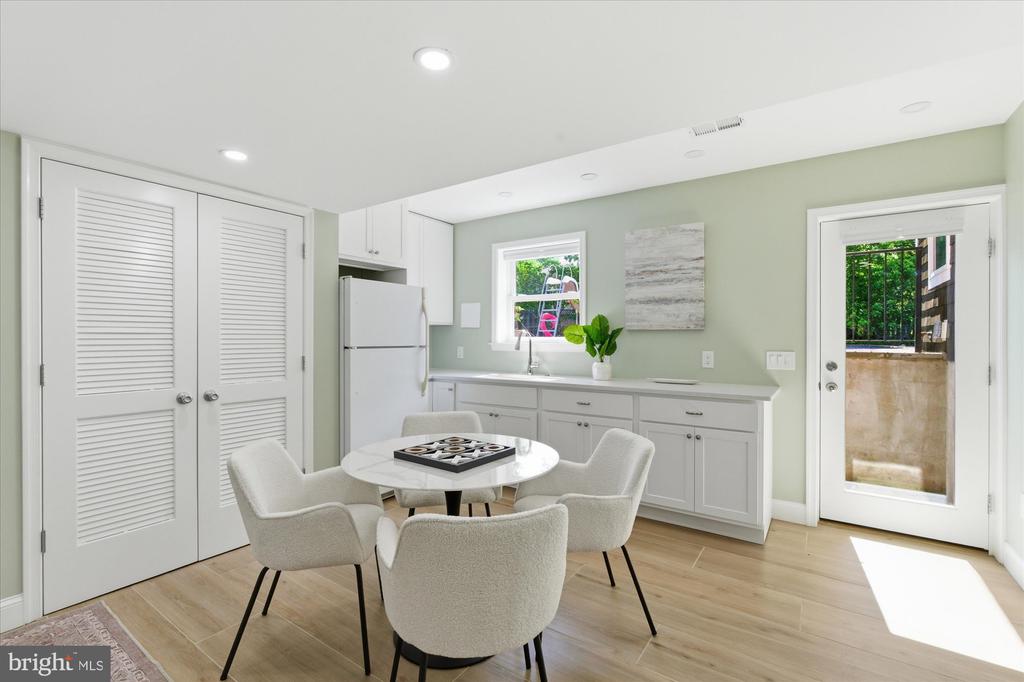 2905 MAPLEWOOD PLACE
