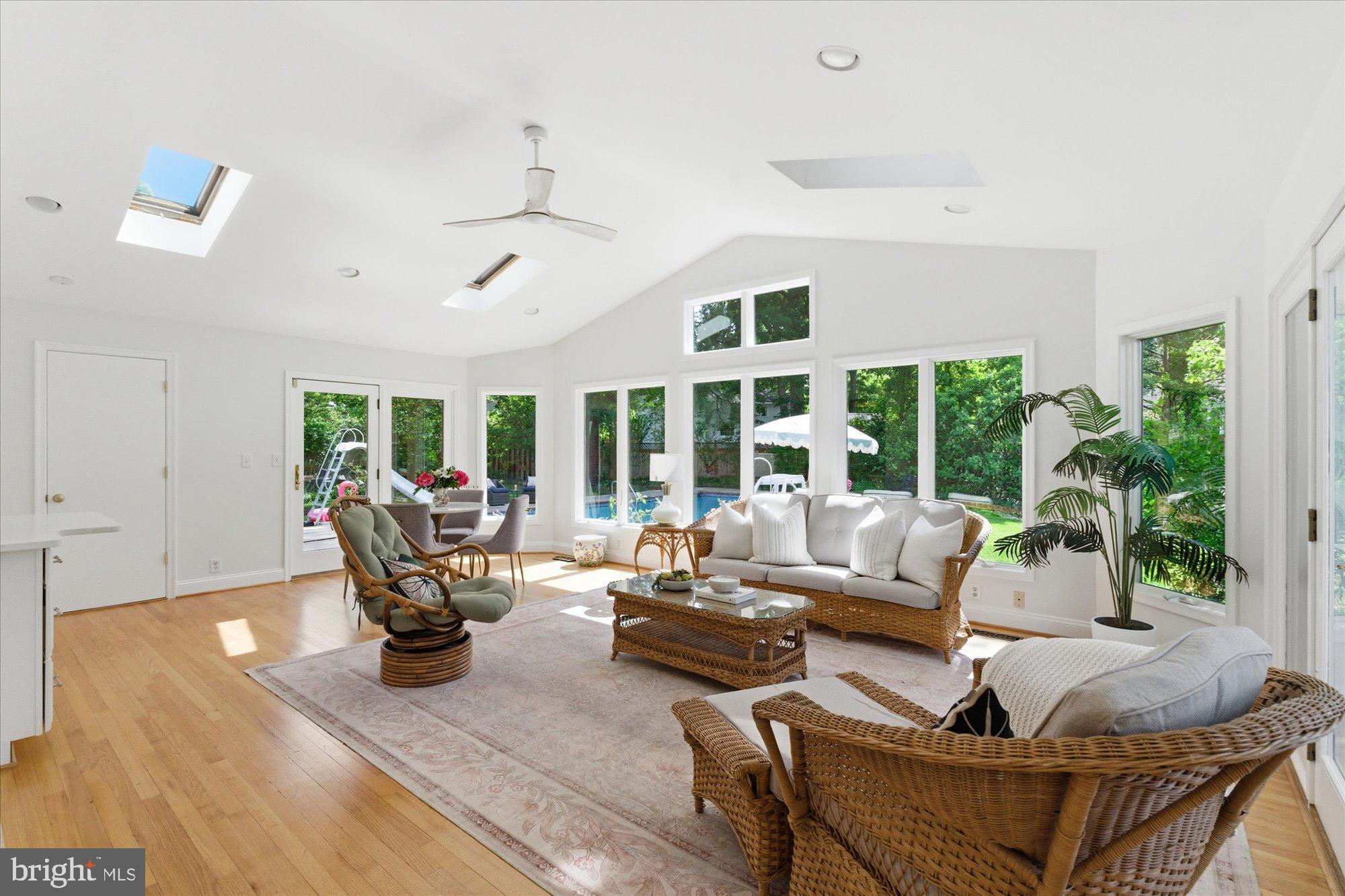 2905 MAPLEWOOD PLACE