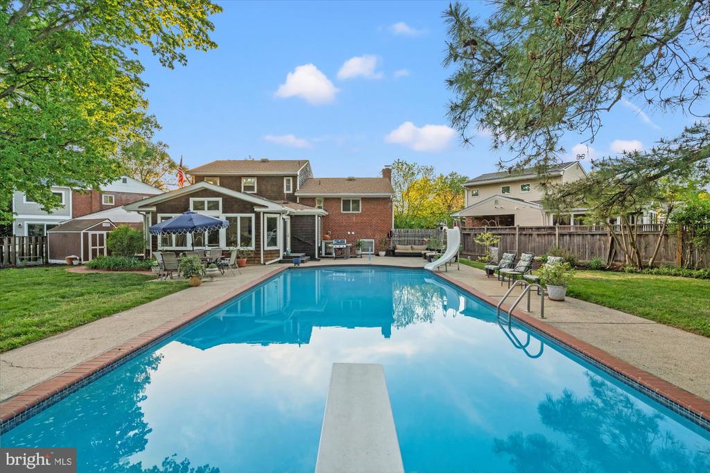 2905 MAPLEWOOD PLACE