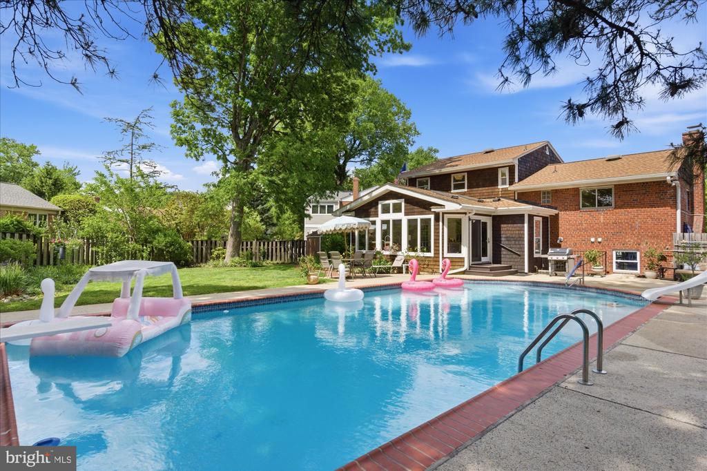 2905 MAPLEWOOD PLACE