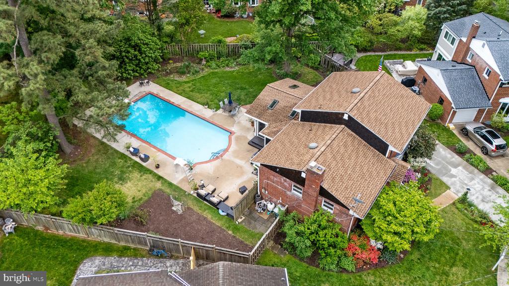 2905 MAPLEWOOD PLACE