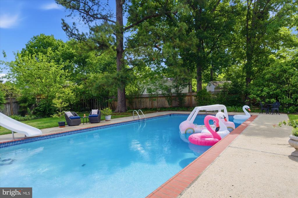 2905 MAPLEWOOD PLACE