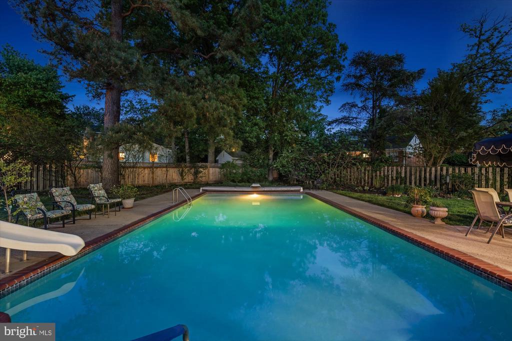2905 MAPLEWOOD PLACE