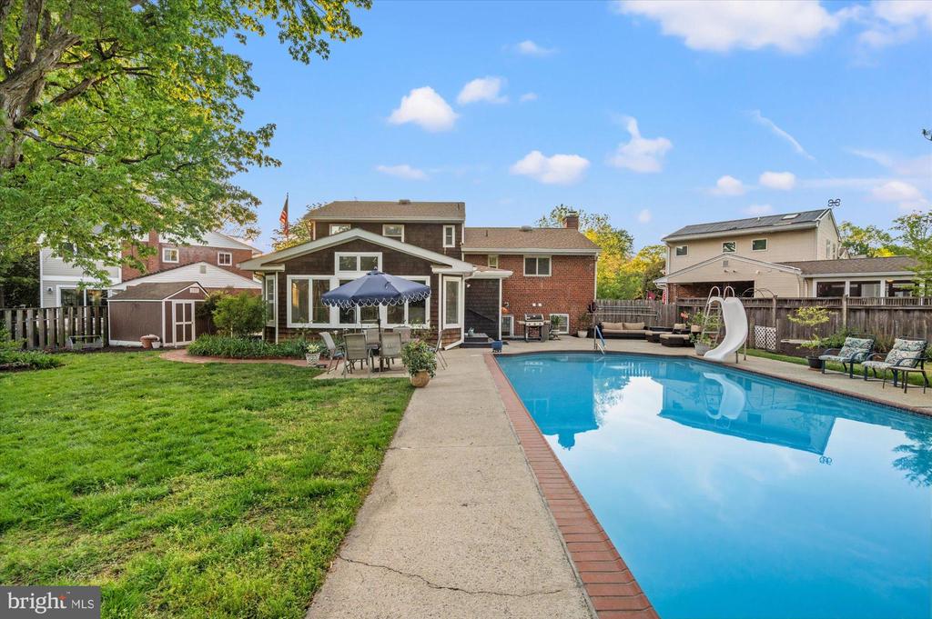 2905 MAPLEWOOD PLACE