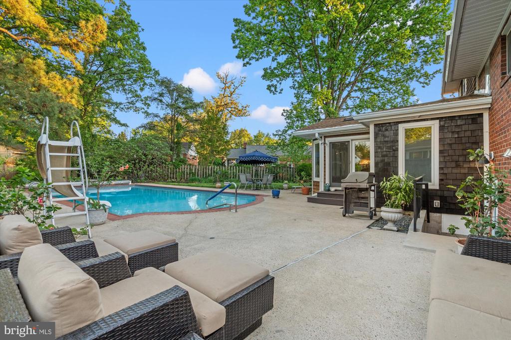 2905 MAPLEWOOD PLACE