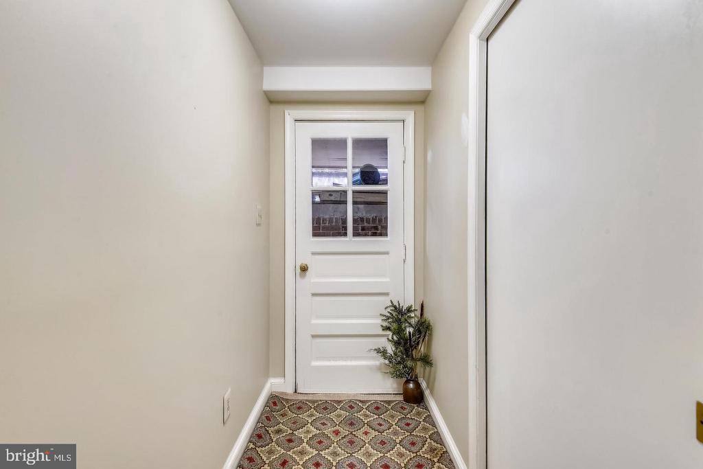 1727 OAKCREST DRIVE