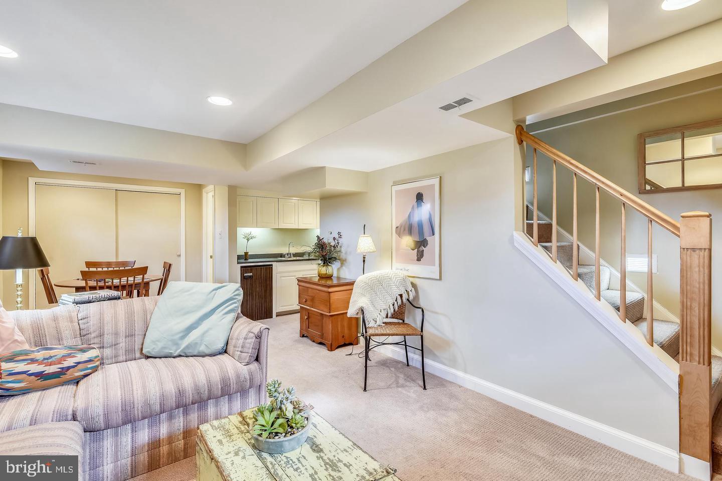 1727 OAKCREST DRIVE