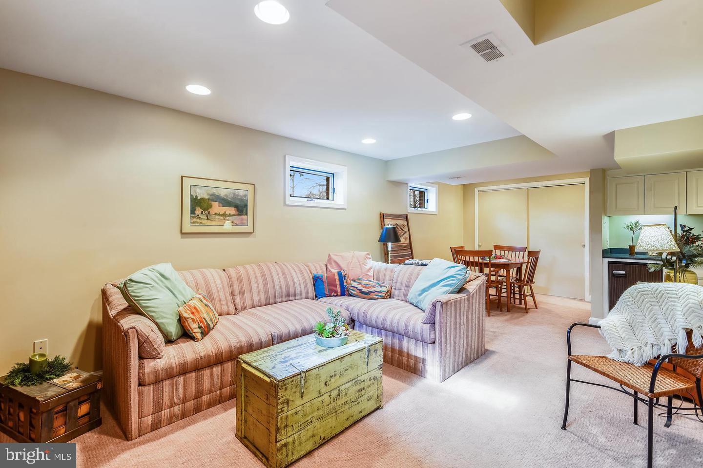 1727 OAKCREST DRIVE