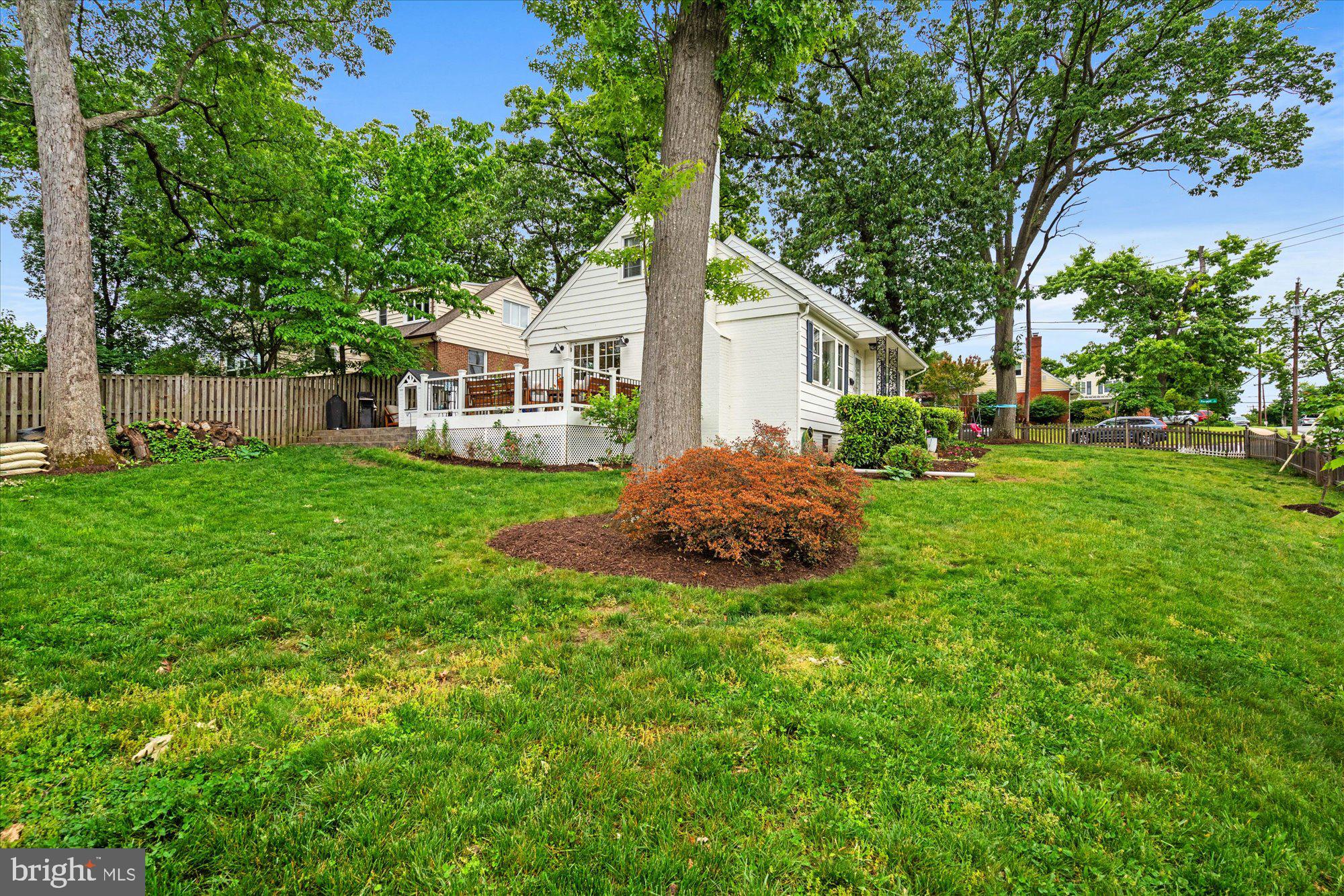 610 CRESTWOOD DRIVE