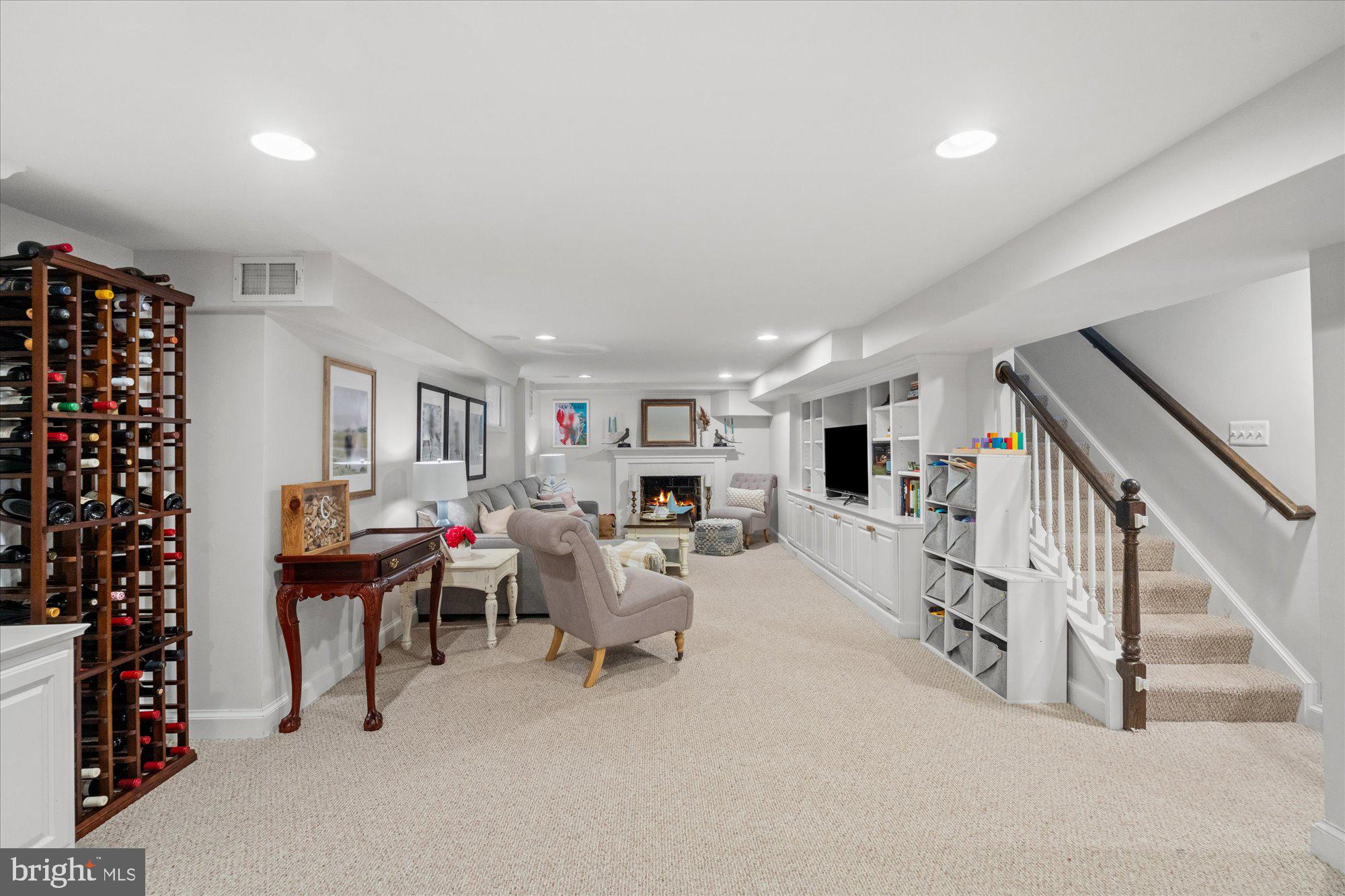 610 CRESTWOOD DRIVE