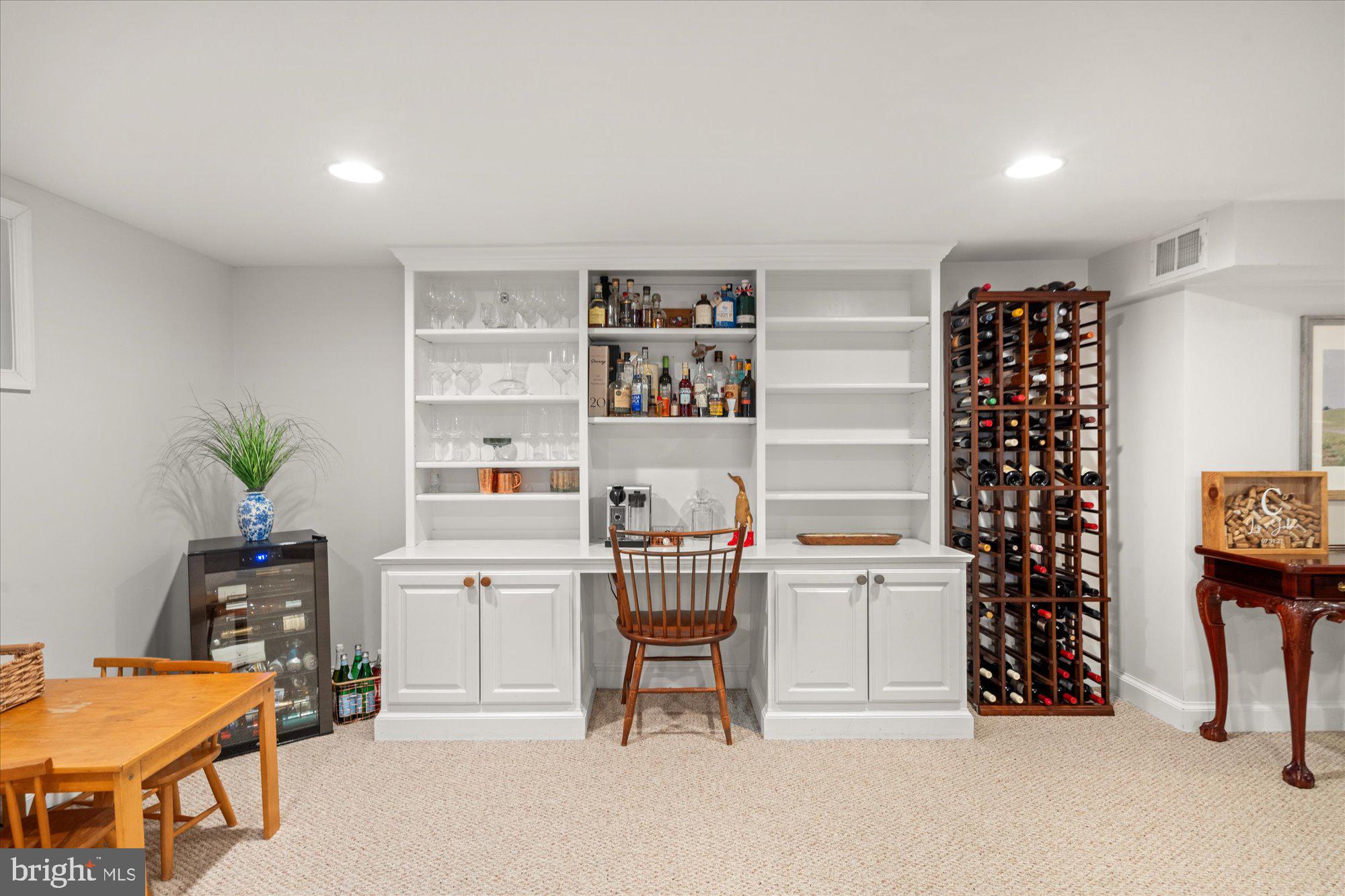610 CRESTWOOD DRIVE