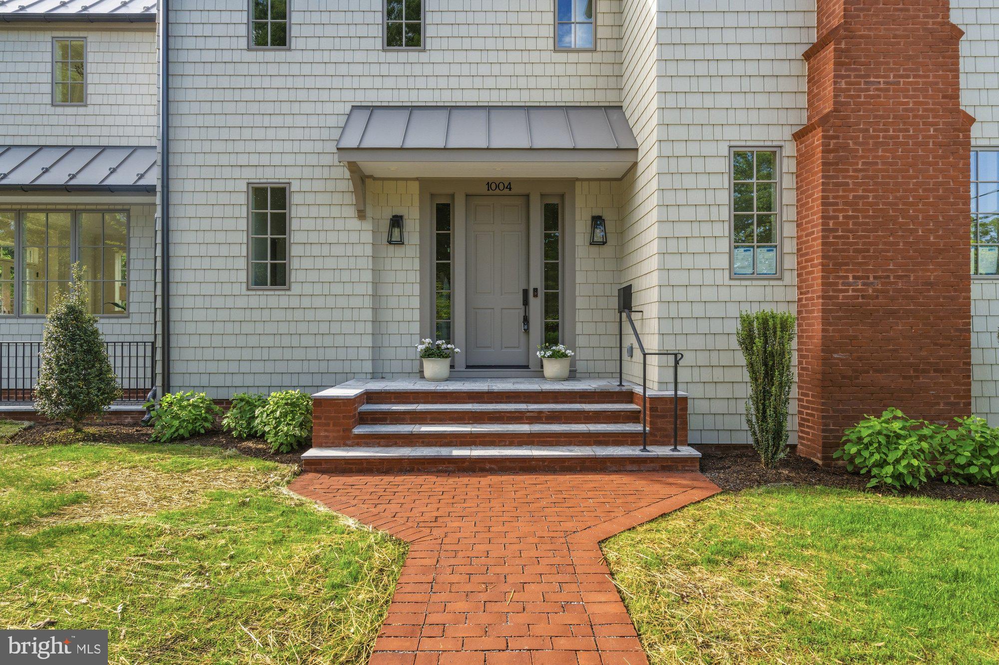 1004 VIRGINIA AVENUE