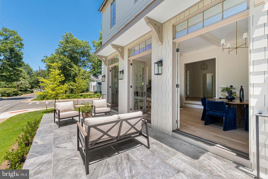 1004 VIRGINIA AVENUE