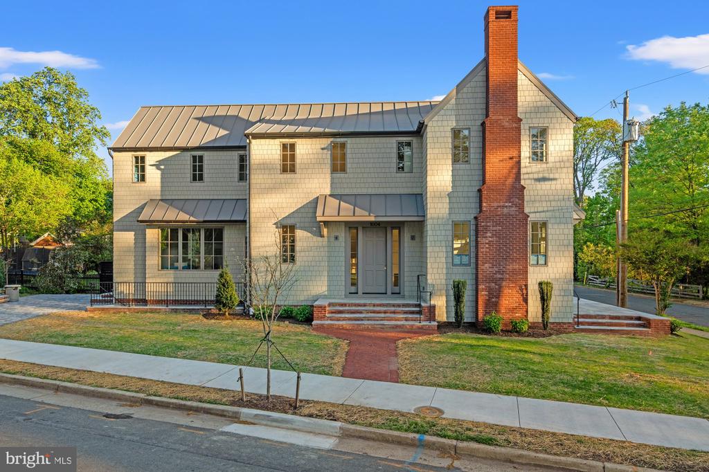 1004 VIRGINIA AVENUE