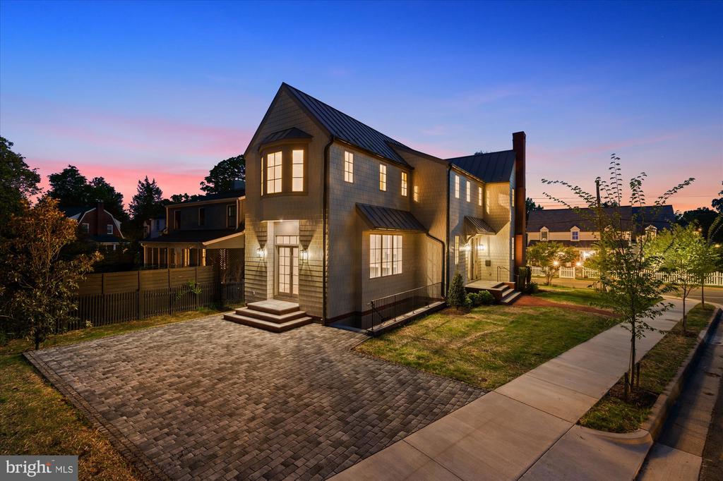 1004 VIRGINIA AVENUE