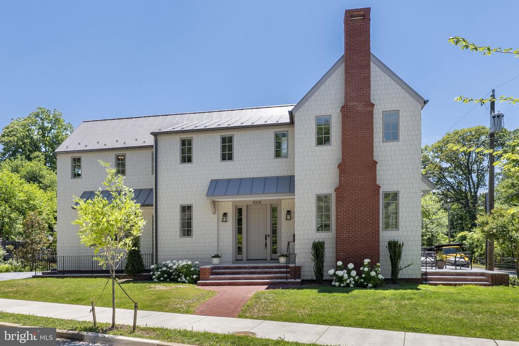 1004 VIRGINIA AVENUE