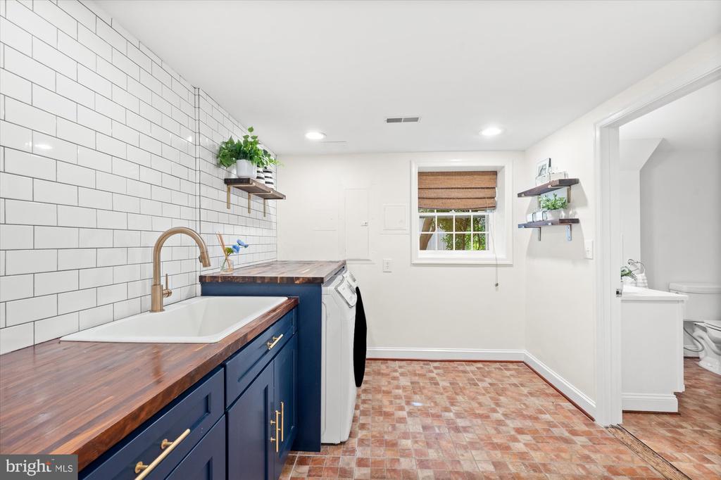 301 COLUMBIA ROAD