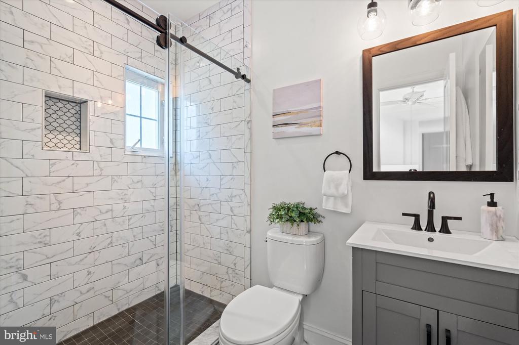 409 E RAYMOND AVENUE Unit: 6