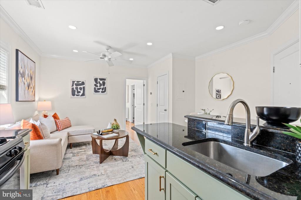 409 E RAYMOND AVENUE Unit: 6