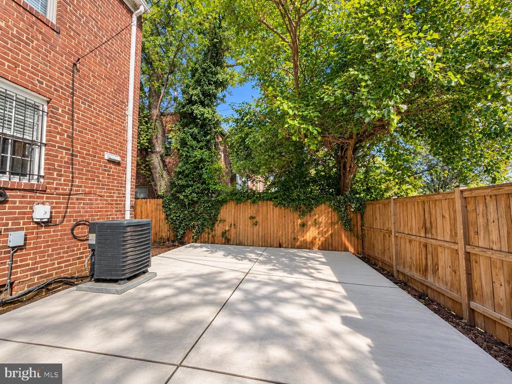 3753 MARK DRIVE