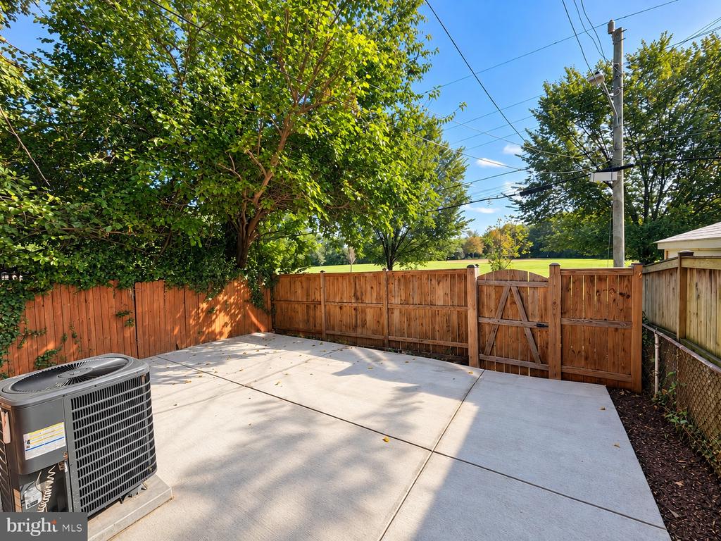 3753 MARK DRIVE