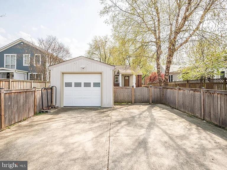 106 E MONROE AVENUE
