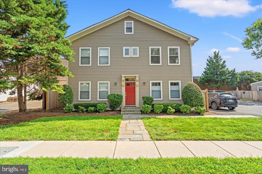 409 E RAYMOND AVENUE Unit: 6