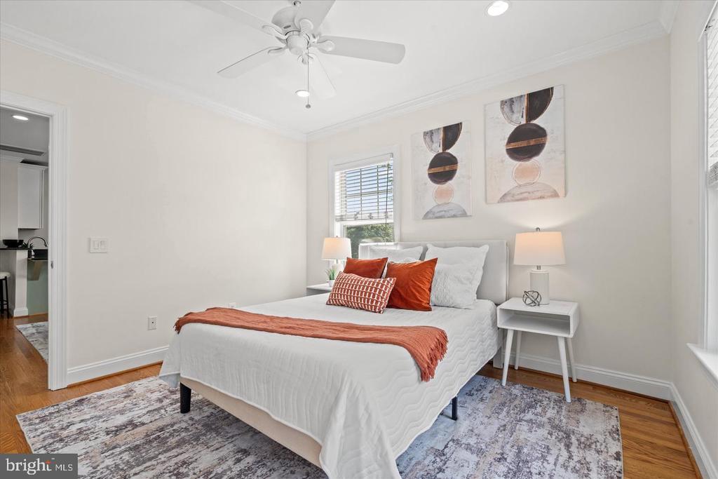 409 E RAYMOND AVENUE Unit: 6