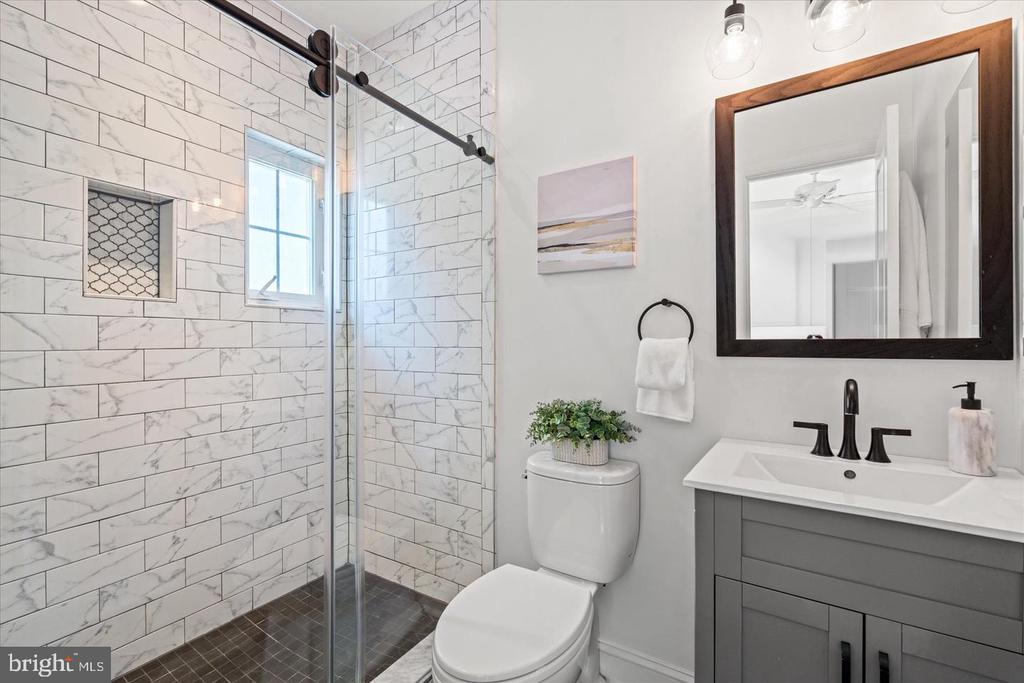 409 E RAYMOND AVENUE Unit: 6