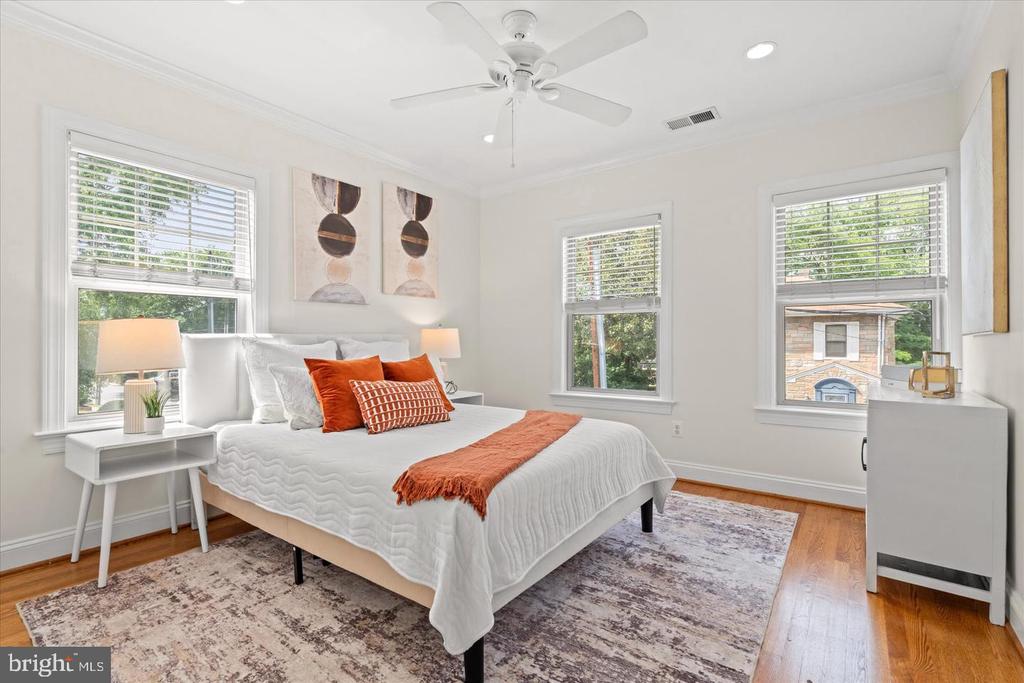 409 E RAYMOND AVENUE Unit: 6