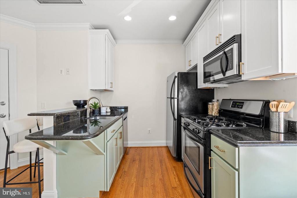 409 E RAYMOND AVENUE Unit: 6