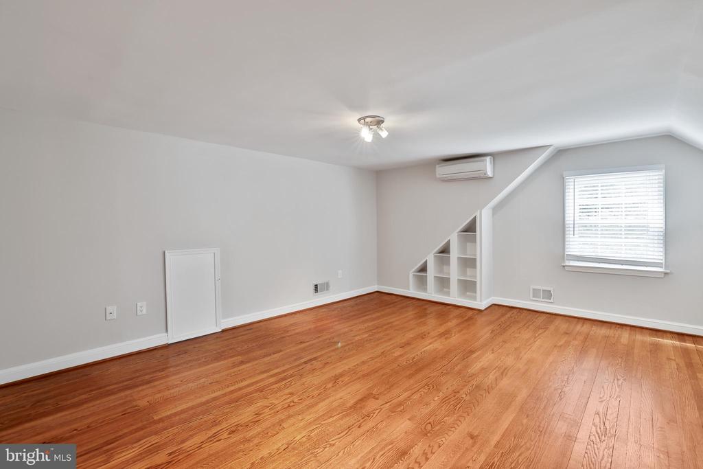 1309 Gibson Pl