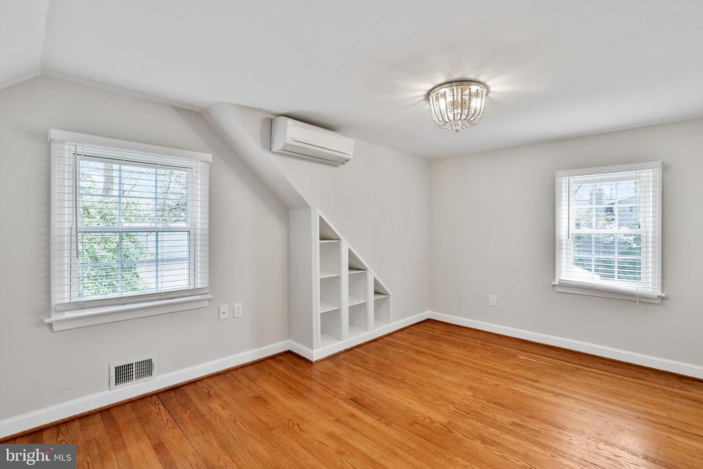 1309 Gibson Pl