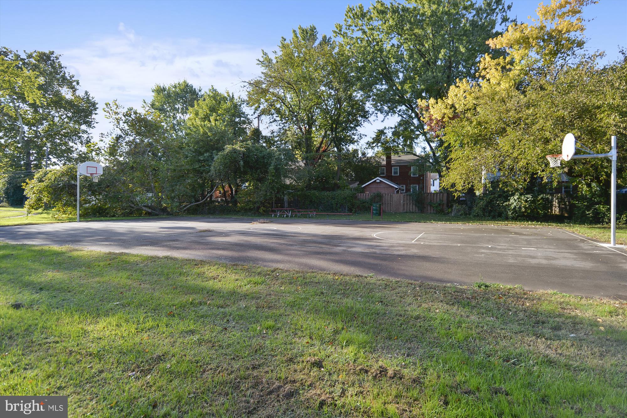 2107 Farrington Ave