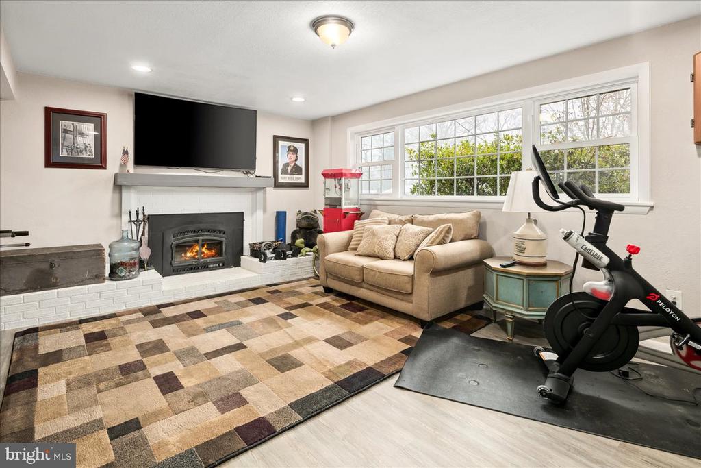 8412 Cherry Valley Ln