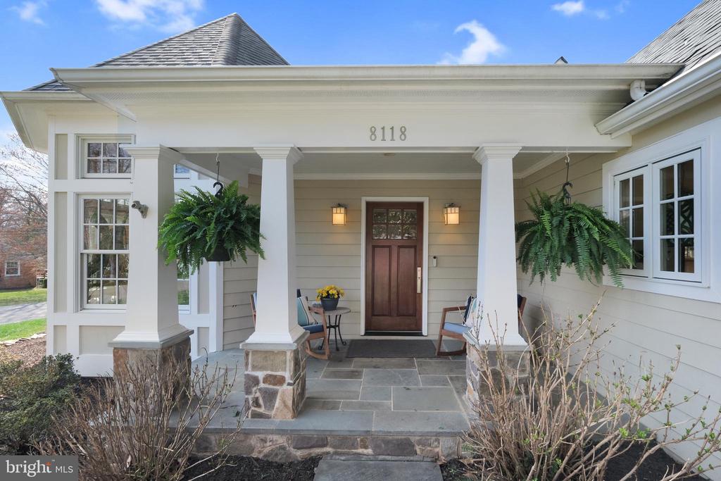 8118 Yorktown Dr