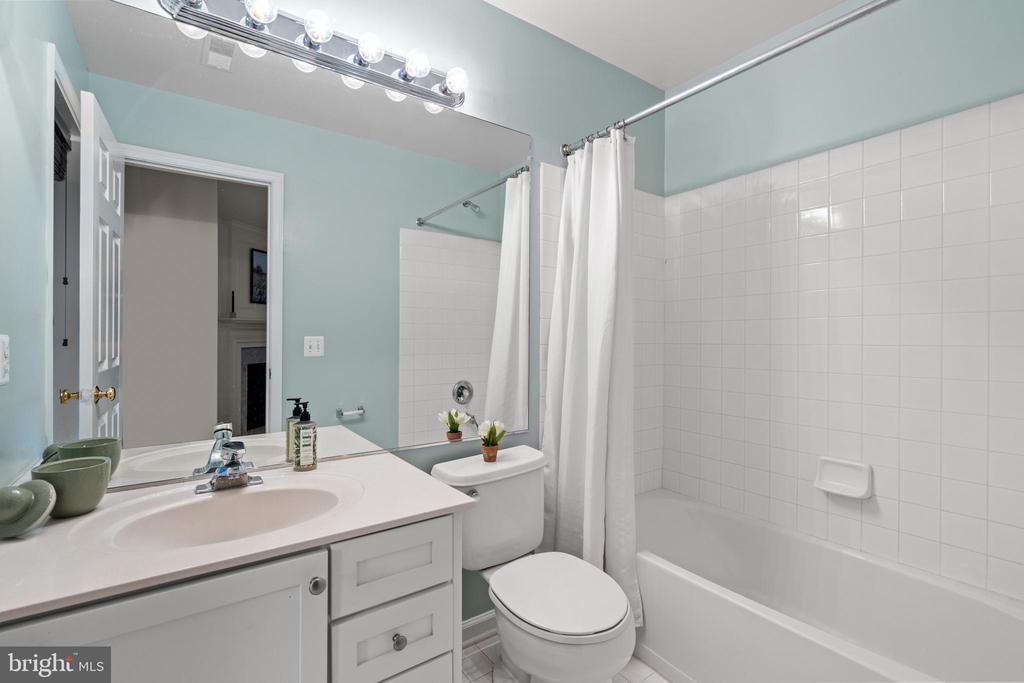 5284 Kestrel Crossing Dr