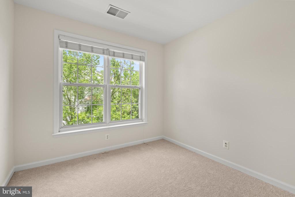 5284 Kestrel Crossing Dr