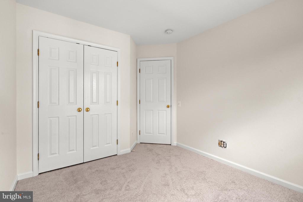 5284 Kestrel Crossing Dr