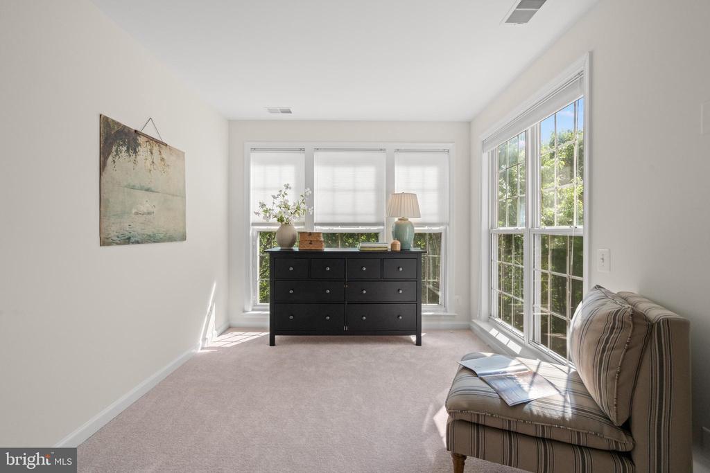 5284 Kestrel Crossing Dr