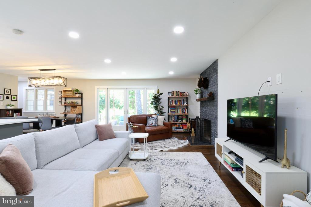 4316 BROOKSIDE DR