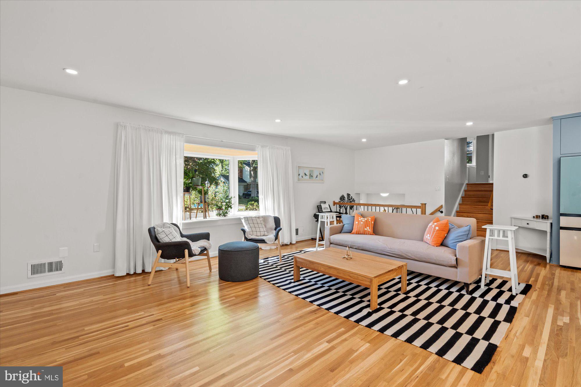 6123 BEECH TREE DRIVE