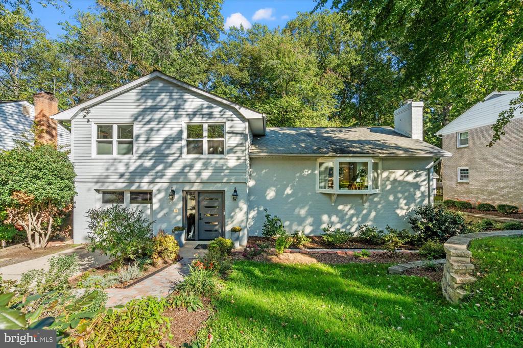 6123 BEECH TREE DRIVE